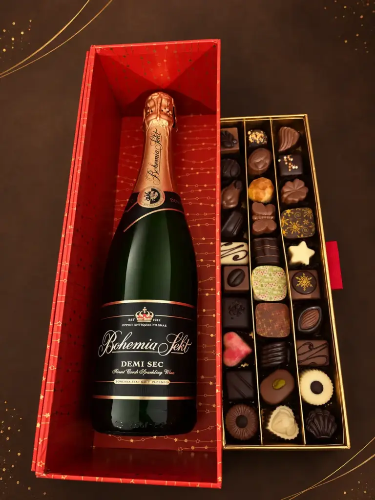 Sekt a pralinky v červené dárkové krabici